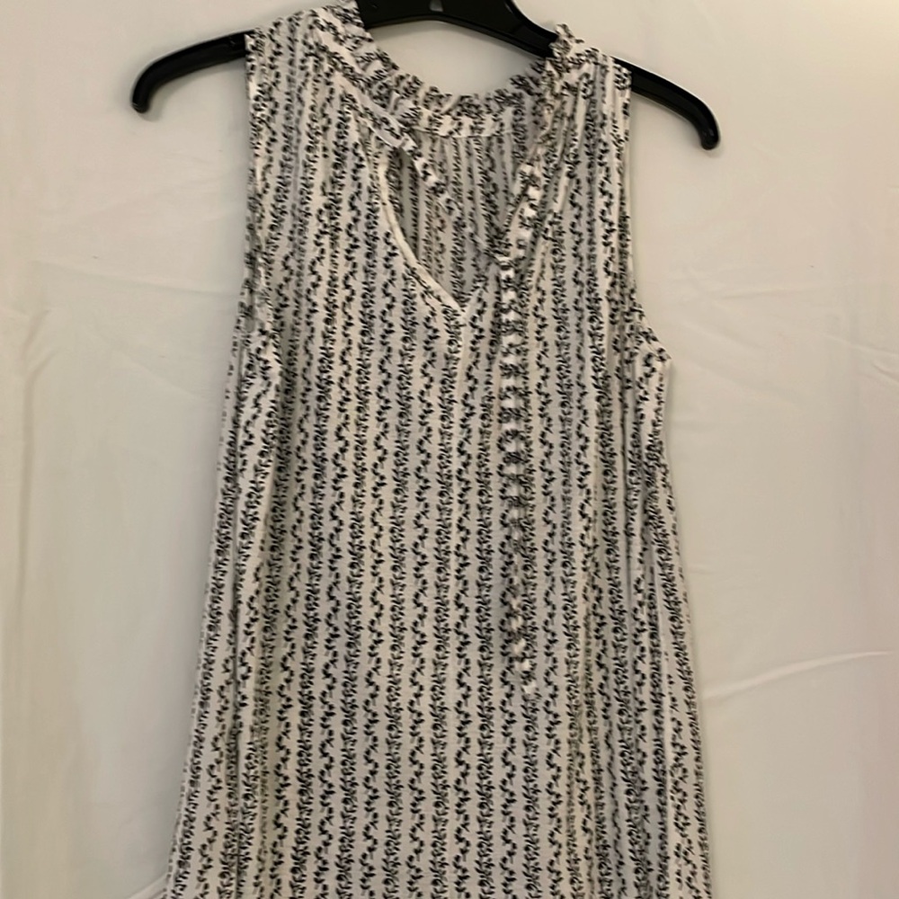 Top small white black